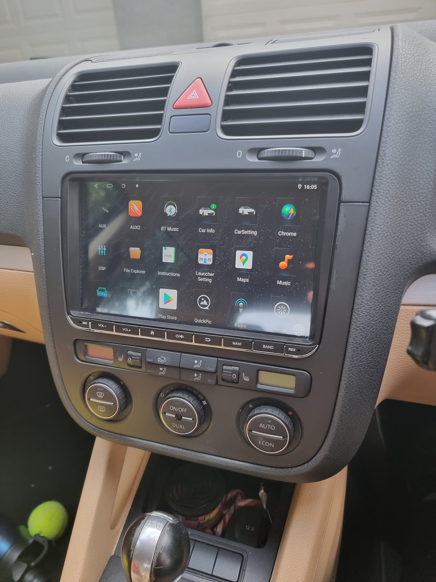https://carscreencity.com/products/volkswagen-vw-golf-2004-2009-mk5-premium-head-unit-upgrade-kit-radio-infotainment-system-with-wired-wireless-apple-carplay-and-android-auto-compatibility?_pos=1&_sid=152144109&_ss=r