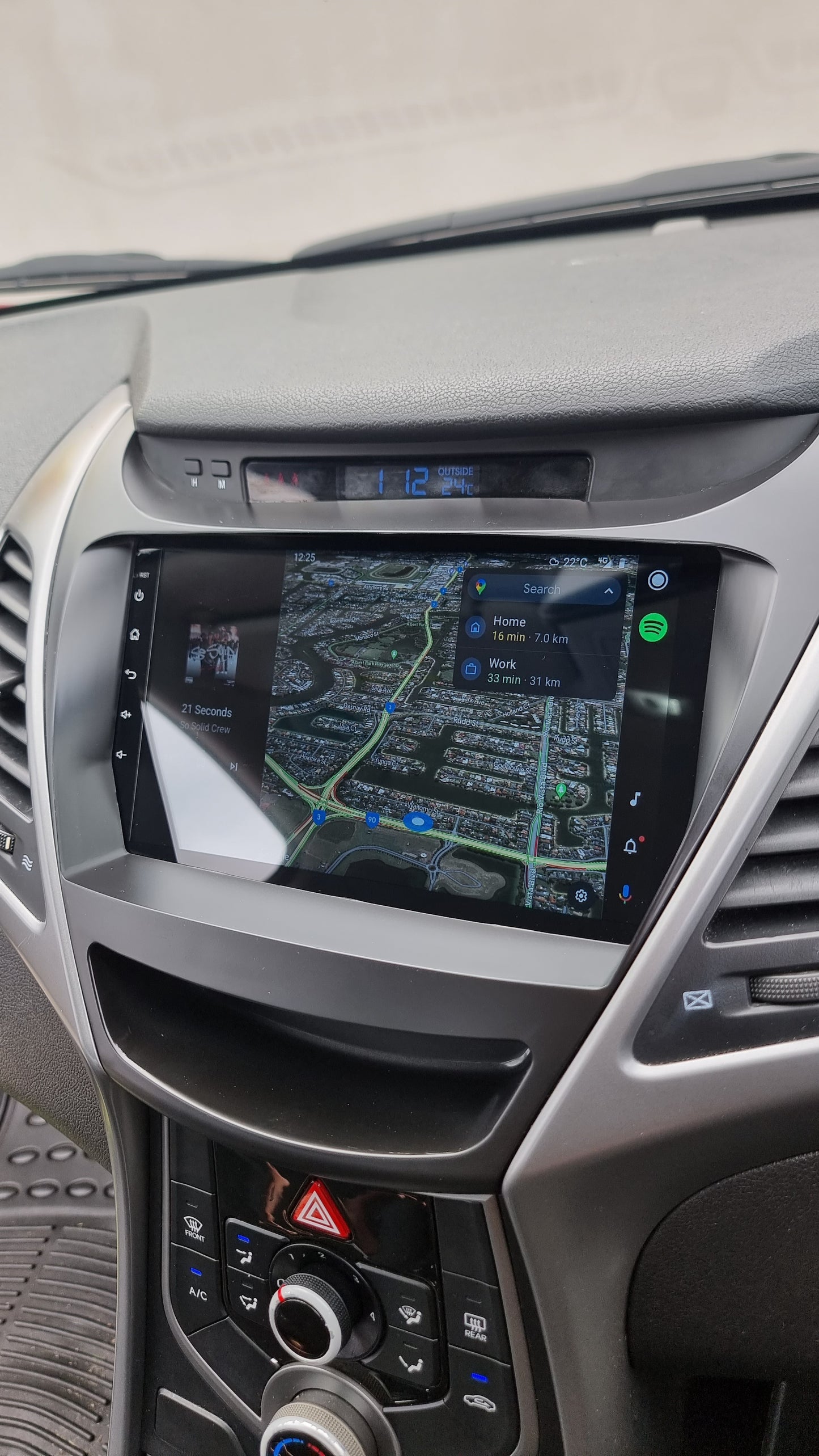 https://carscreencity.com/products/hyundai-elantra-2011-2016-premium-head-unit-upgrade-kit-radio-infotainment-system-with-wired-wireless-apple-carplay-and-android-auto-compatibility?_pos=1&_sid=30aca7a63&_ss=r