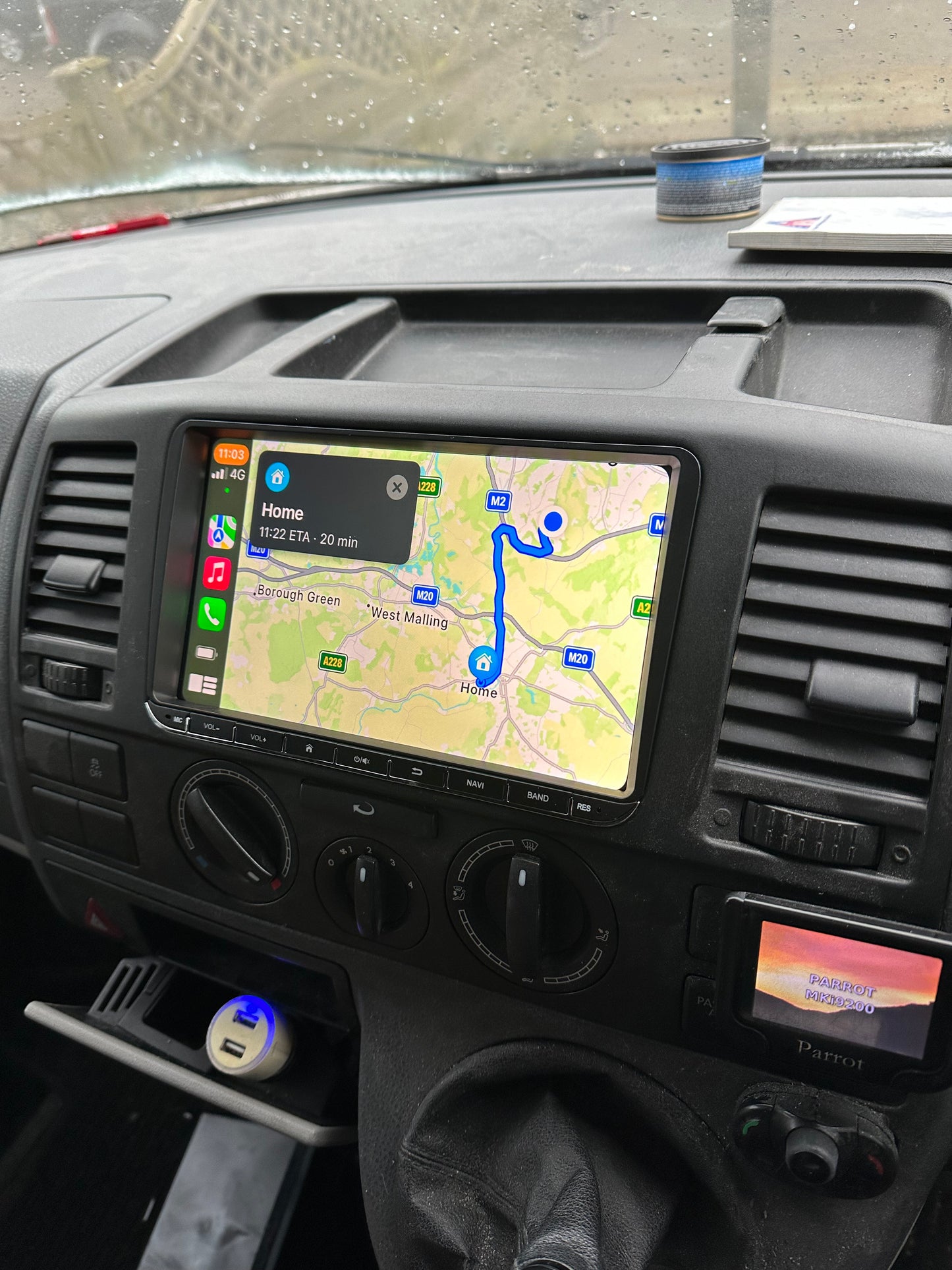 VOLKSWAGEN VW TRANSPORTER/CARAVELLE T5.1/T6 - 2010-2020 - PREMIUM HEAD UNIT UPGRADE KIT: RADIO INFOTAINMENT SYSTEM WITH WIRED & WIRELESS APPLE CARPLAY AND ANDROID AUTO COMPATIBILITY