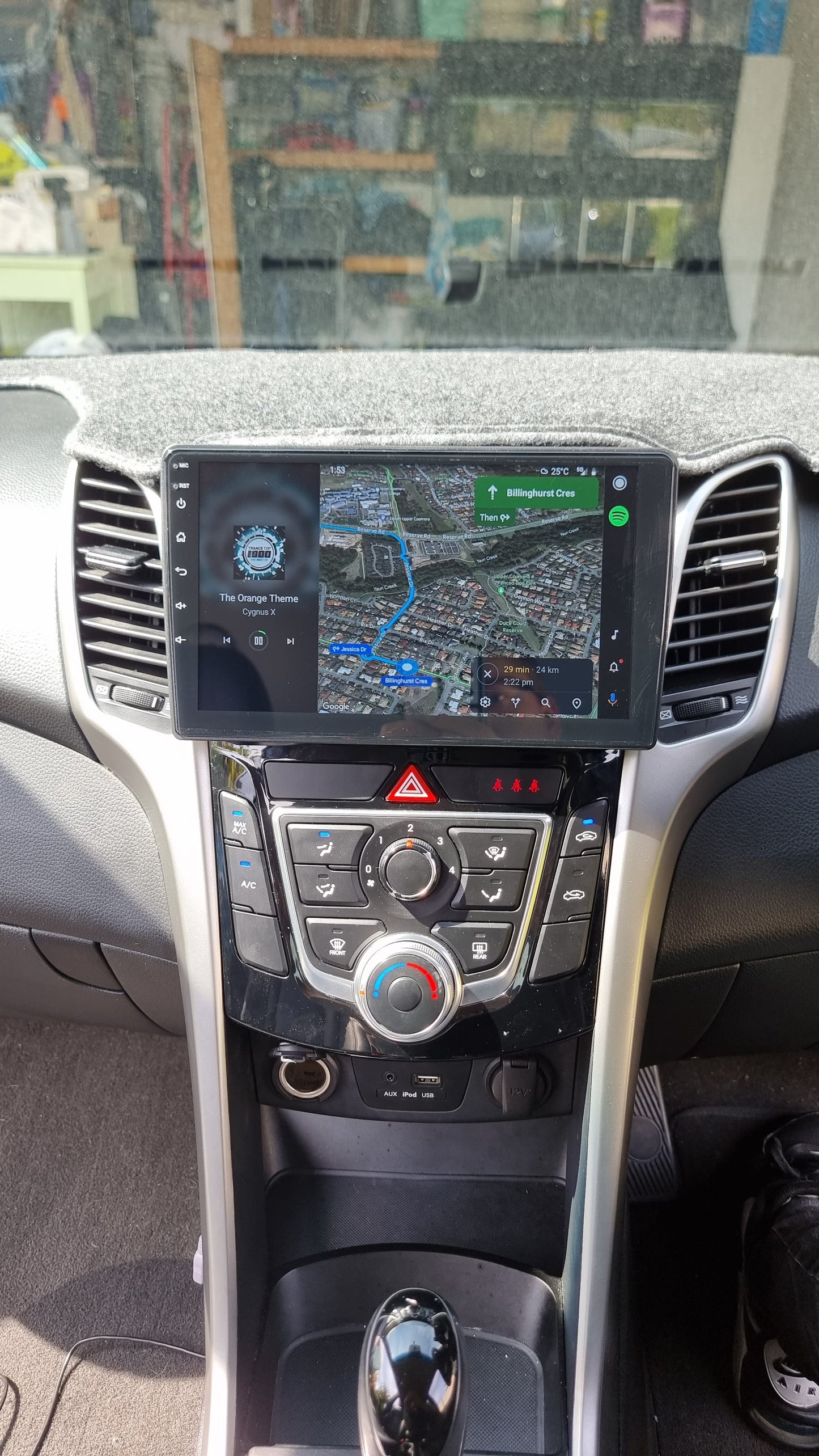 HYUNDAI i30 2012-2017 - PREMIUM HEAD UNIT UPGRADE KIT: RADIO INFOTAINMENT SYSTEM WITH WIRED & WIRELESS APPLE CARPLAY AND ANDROID AUTO COMPATIBILITY