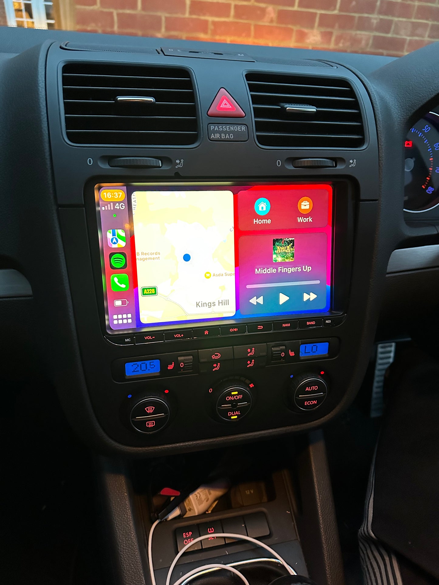 VOLKSWAGEN VW UNIVERSAL - PREMIUM HEAD UNIT UPGRADE KIT: RADIO INFOTAINMENT SYSTEM WITH WIRED & WIRELESS APPLE CARPLAY AND ANDROID AUTO COMPATIBILITY