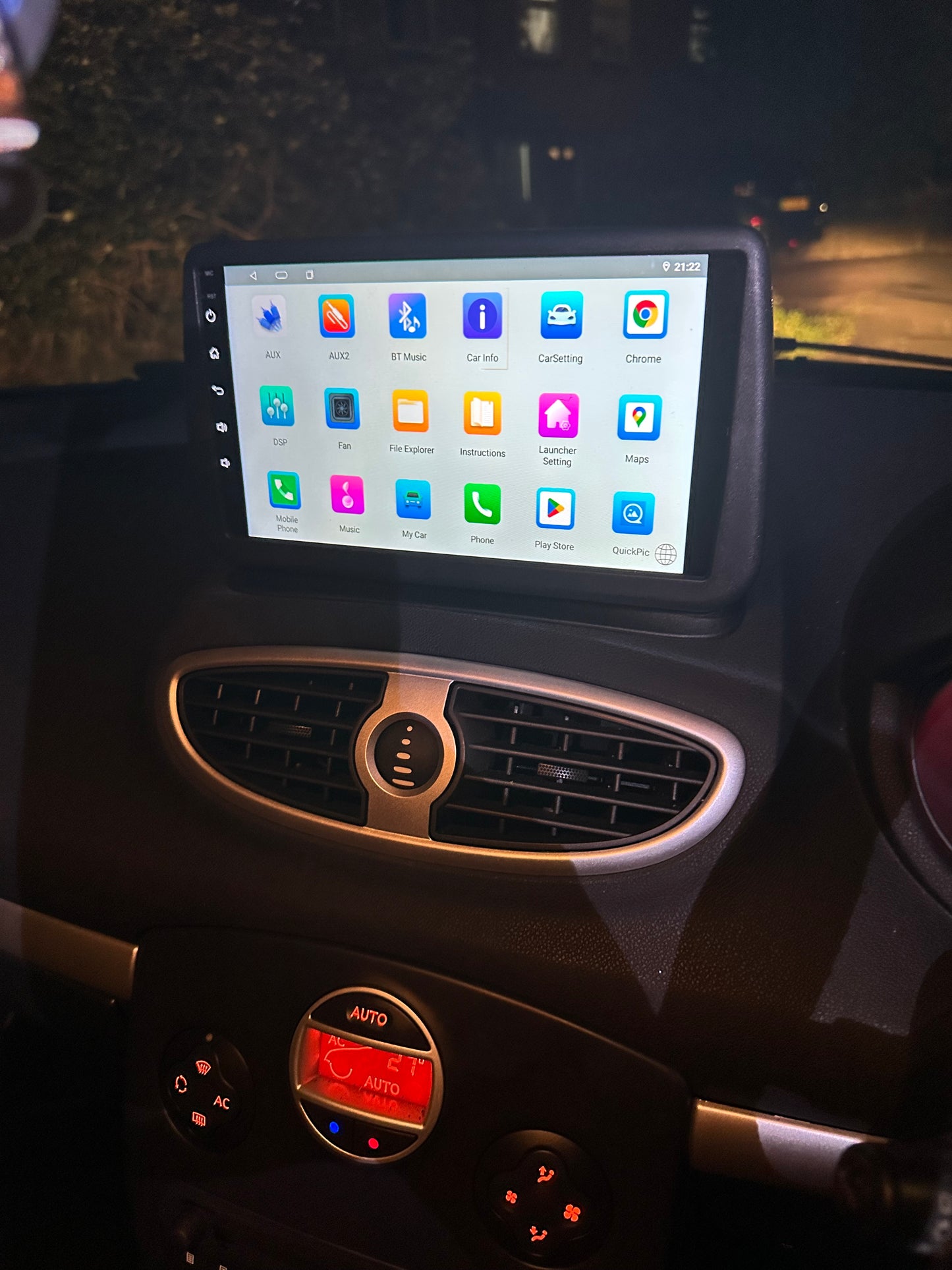RENAULT CLIO 3 (2005-2012) - Touchscreen Upgrade Kit - Wireless Apple CarPlay / Wireless Android Auto