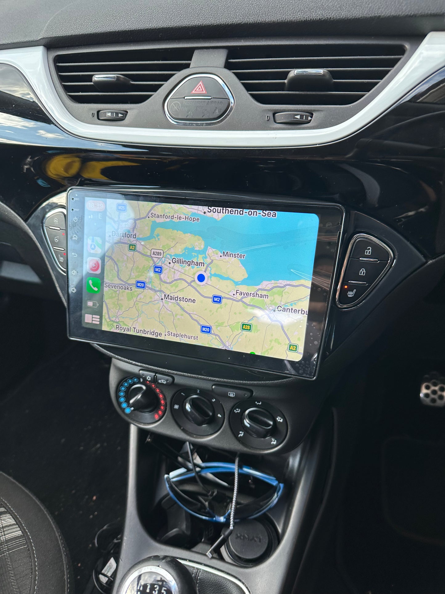 https://carscreencity.com/products/vauxhall-corsa-e-2015-2018-premium-head-unit-upgrade-kit-radio-infotainment-system-with-wired-wireless-apple-carplay-and-android-auto-compatibility