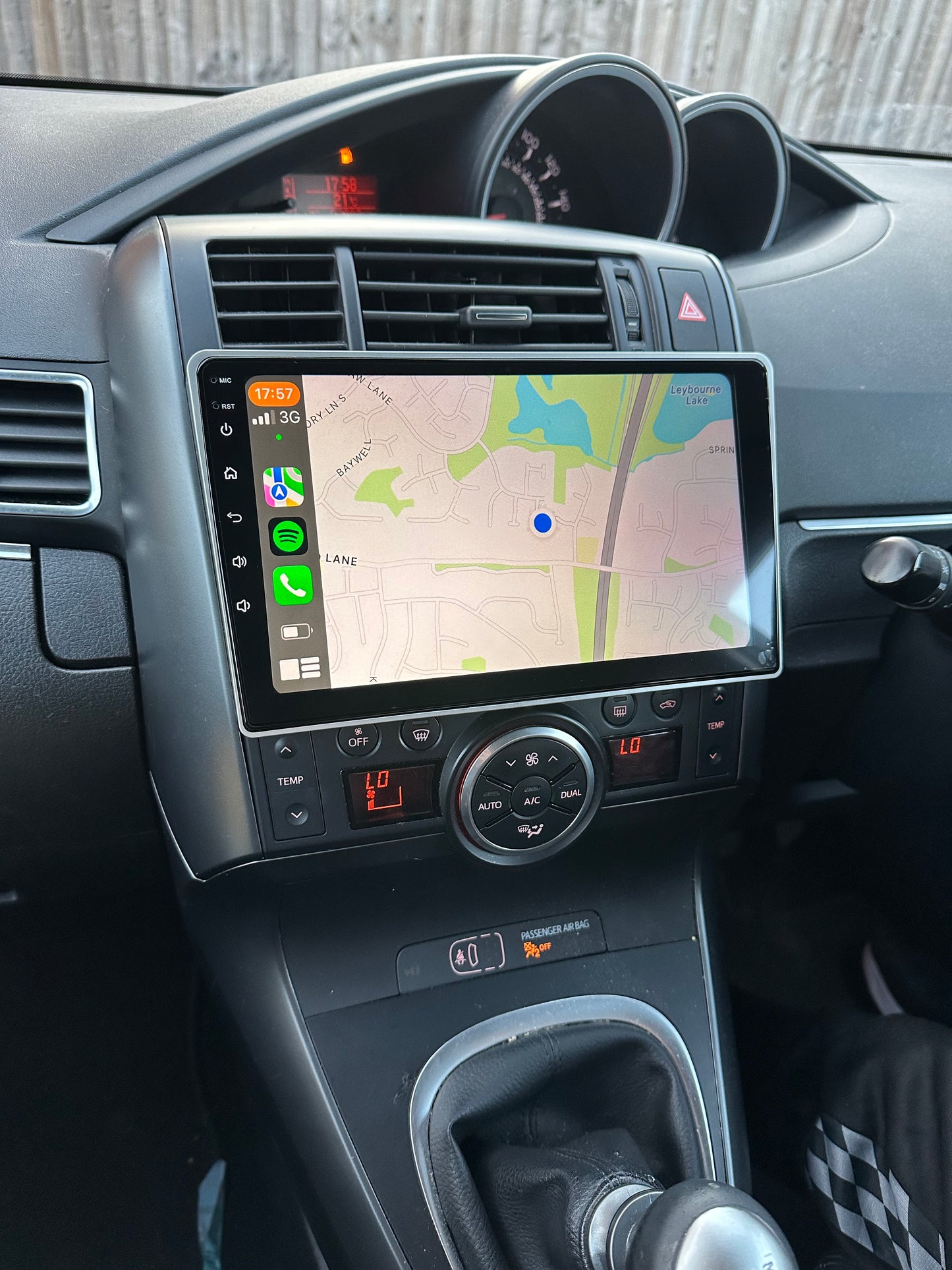 TOYOTA COROLLA VERSO 2010-2018 - PREMIUM HEAD UNIT UPGRADE KIT: RADIO INFOTAINMENT SYSTEM WITH WIRED & WIRELESS APPLE CARPLAY AND ANDROID AUTO COMPATIBILITY