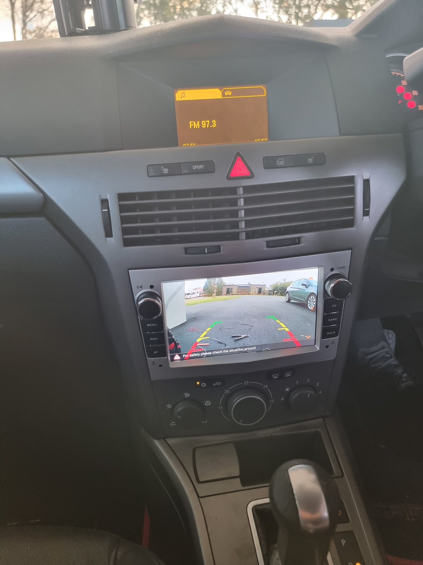VAUXHALL ASTRA H/I 2004-2010 - PREMIUM HEAD UNIT UPGRADE KIT: RADIO INFOTAINMENT SYSTEM WITH WIRED & WIRELESS APPLE CARPLAY AND ANDROID AUTO COMPATIBILITY