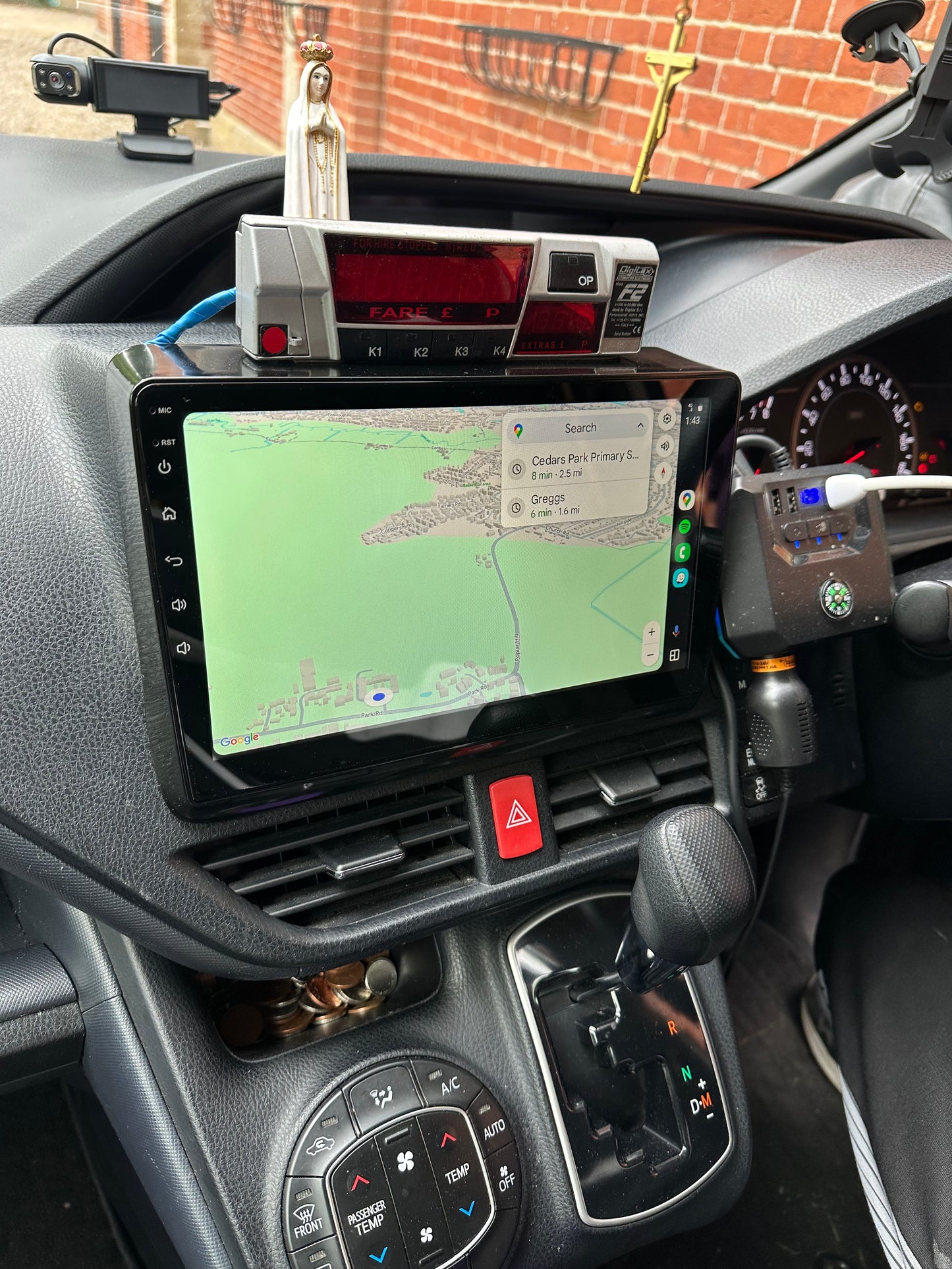 TOYOTA NOAH/VOXY 2014-2020 - PREMIUM HEAD UNIT UPGRADE KIT: RADIO INFOTAINMENT SYSTEM WITH WIRED & WIRELESS APPLE CARPLAY AND ANDROID AUTO COMPATIBILITY