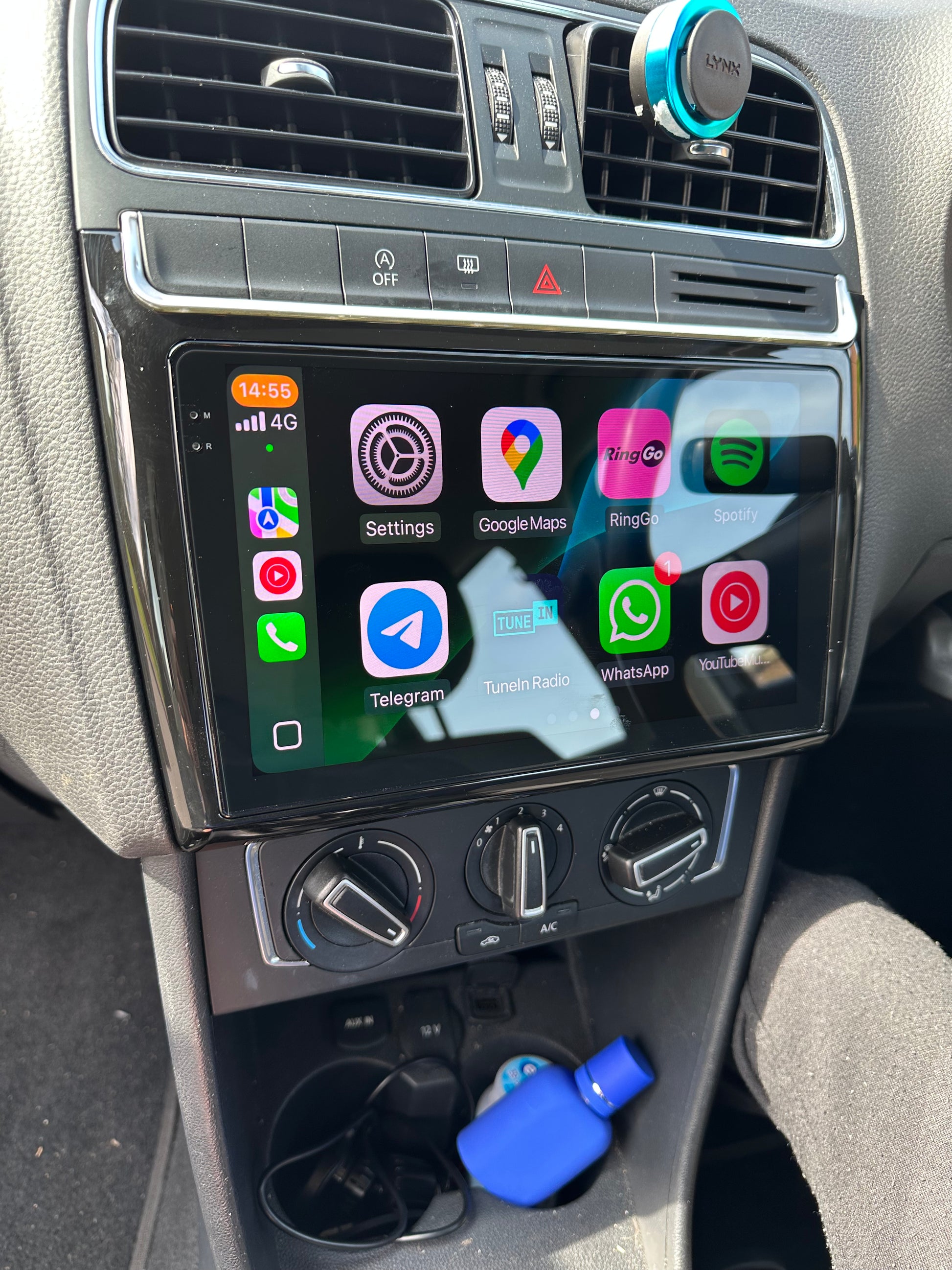 Wireless Apple CarPlay touch screen for VW Polo