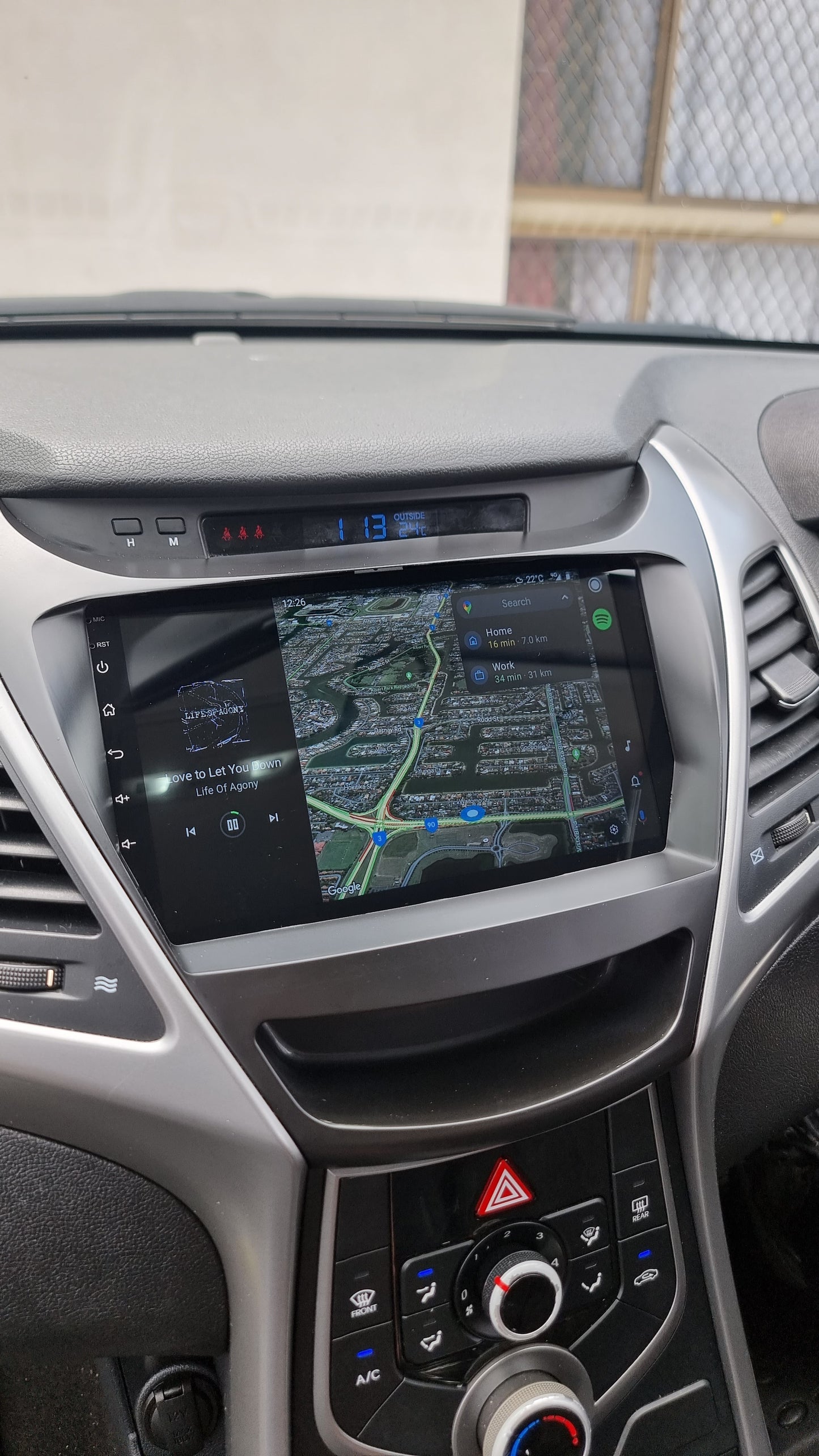https://carscreencity.com/products/hyundai-elantra-2011-2016-premium-head-unit-upgrade-kit-radio-infotainment-system-with-wired-wireless-apple-carplay-and-android-auto-compatibility?_pos=1&_sid=30aca7a63&_ss=r