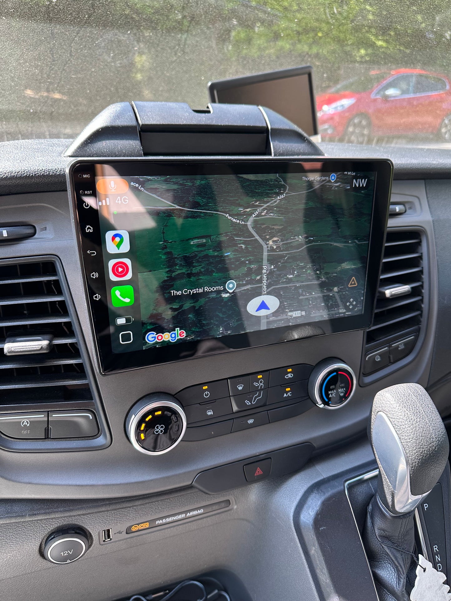 FORD TRANSIT MK-9 / TRANSIT CUSTOM 2018-2024 - PREMIUM HEAD UNIT UPGRADE KIT: RADIO INFOTAINMENT SYSTEM WITH WIRED & WIRELESS APPLE CARPLAY AND ANDROID AUTO COMPATIBILITY