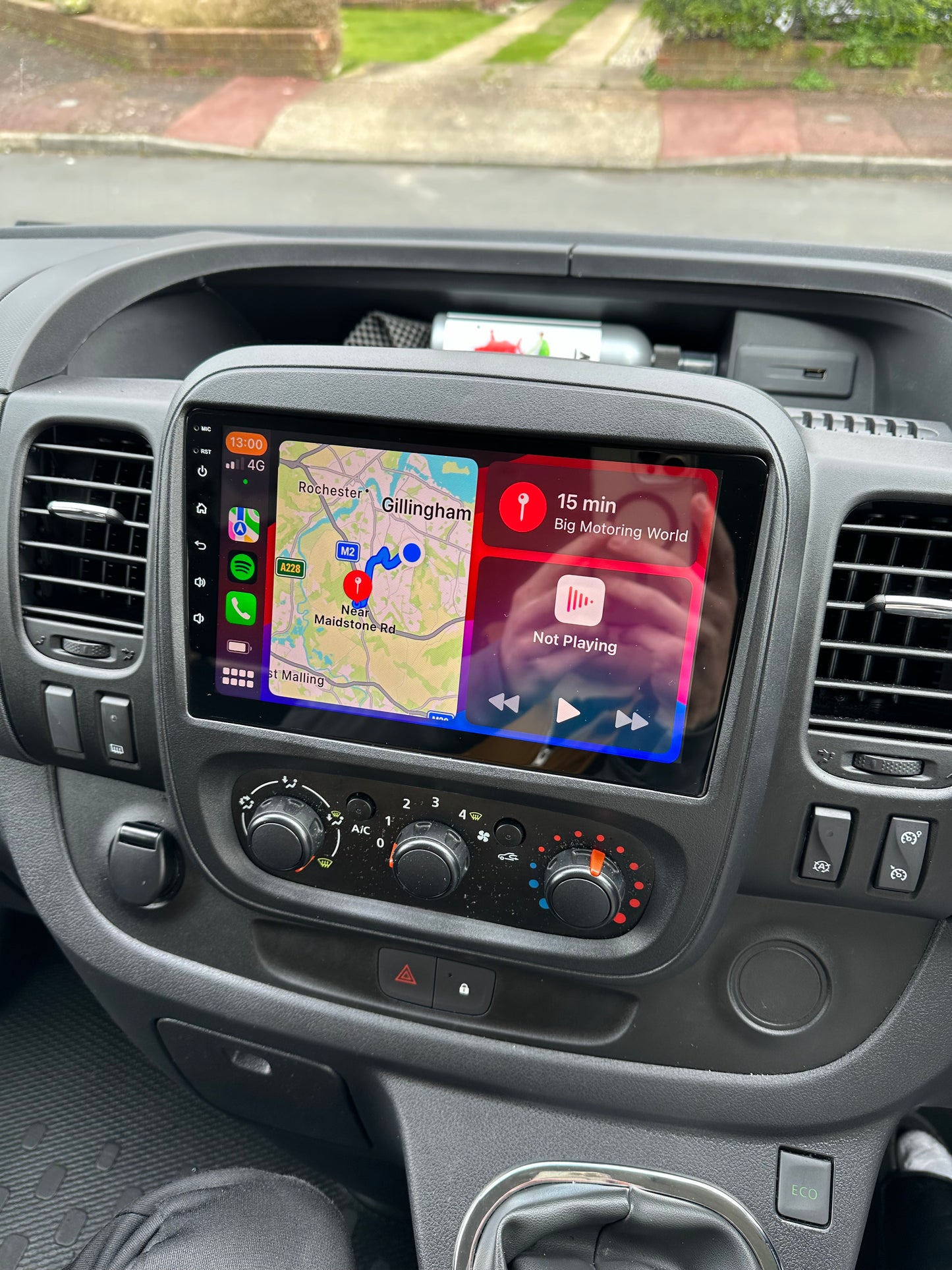 Vauxhall Vivaro 2014-2019 Wireless Apple CarPlay Upgrade Kit