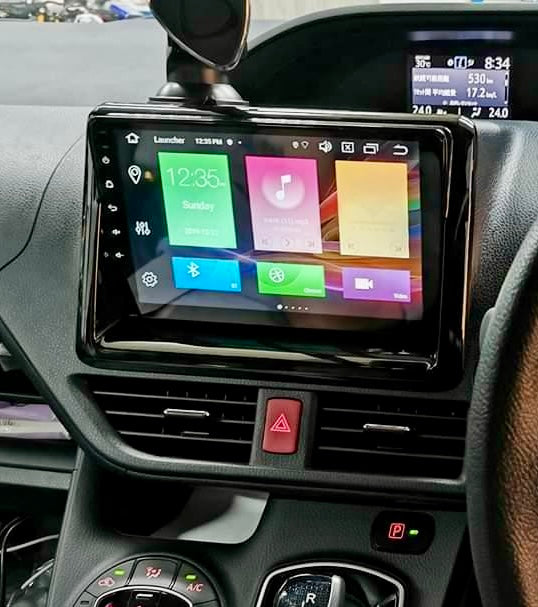 TOYOTA NOAH/VOXY 2014-2020 - PREMIUM HEAD UNIT UPGRADE KIT: RADIO INFOTAINMENT SYSTEM WITH WIRED & WIRELESS APPLE CARPLAY AND ANDROID AUTO COMPATIBILITY