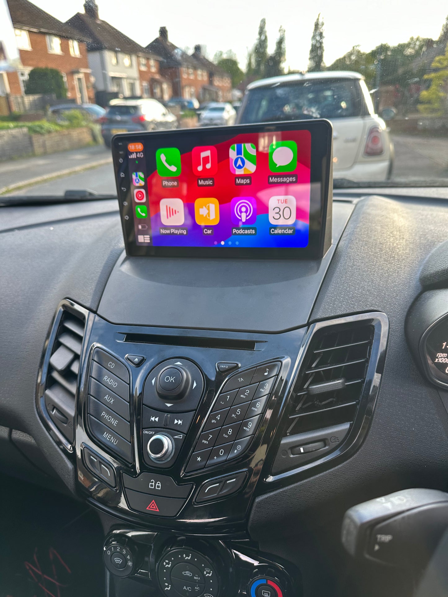 10 Inch Android car screen display for Ford Fiesta