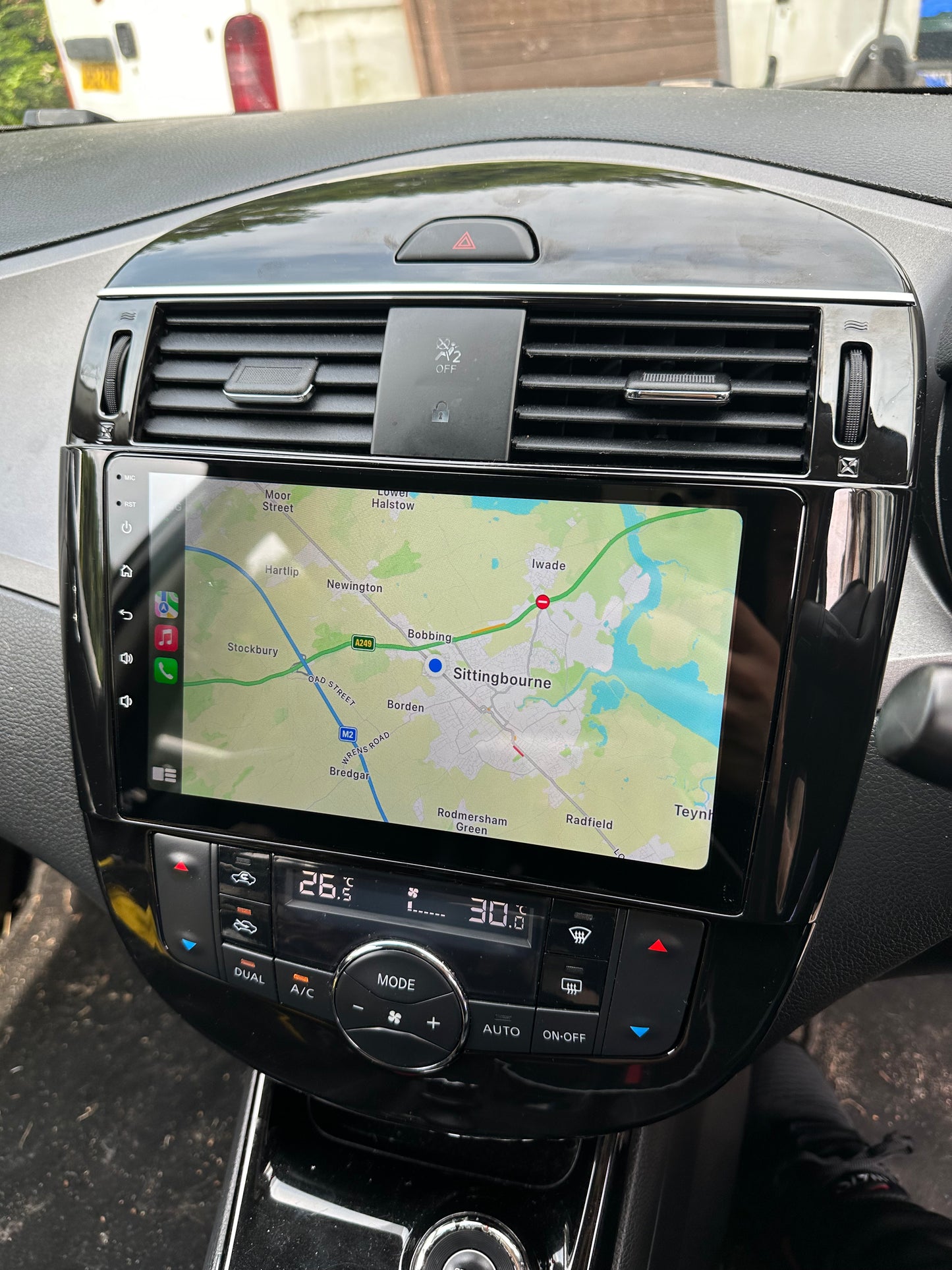 Wireless Apple Carplay navigation system, dashboard DIY installation