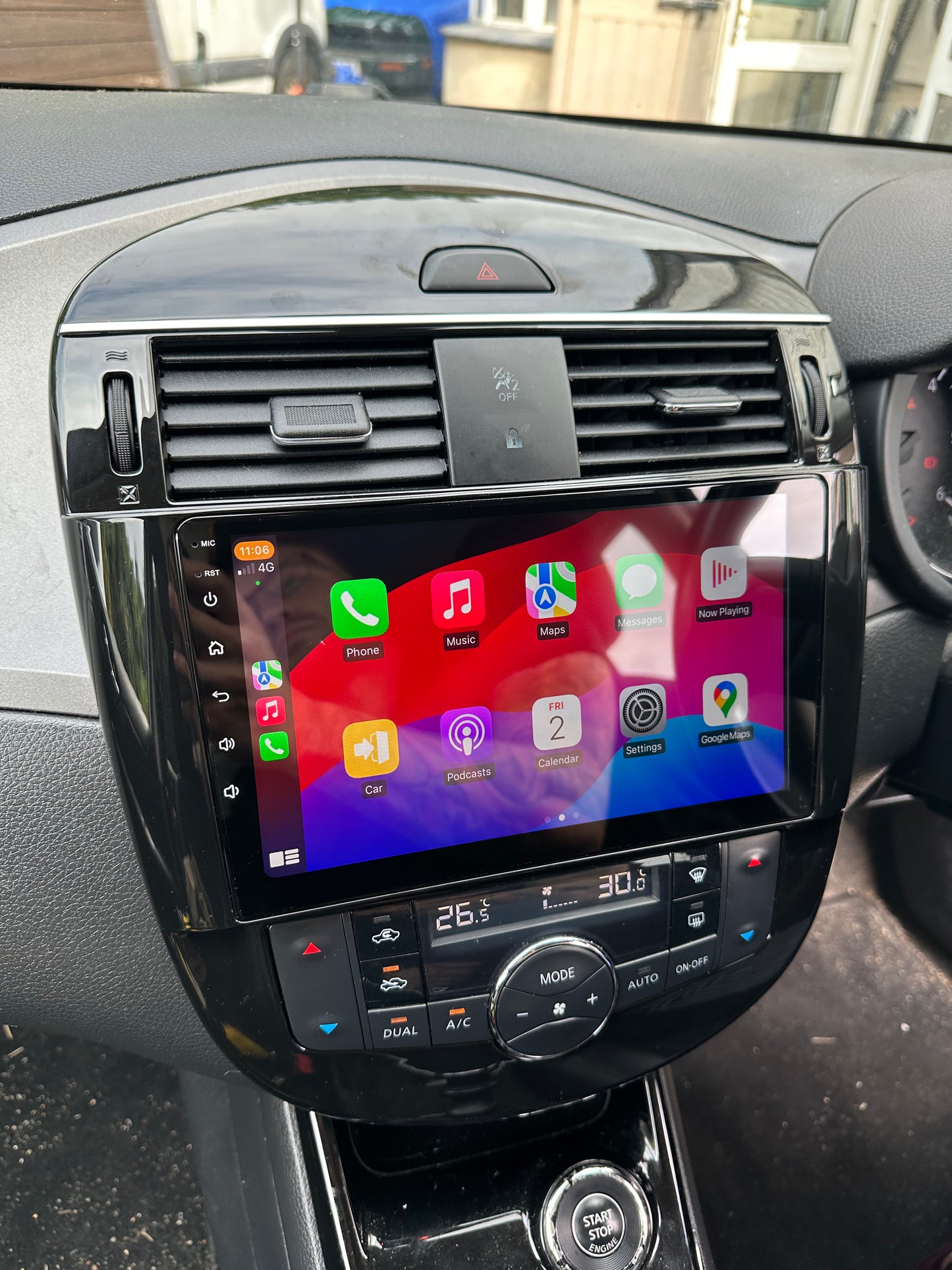 Apple CarPlay satnav screen for Nissan Pulsar