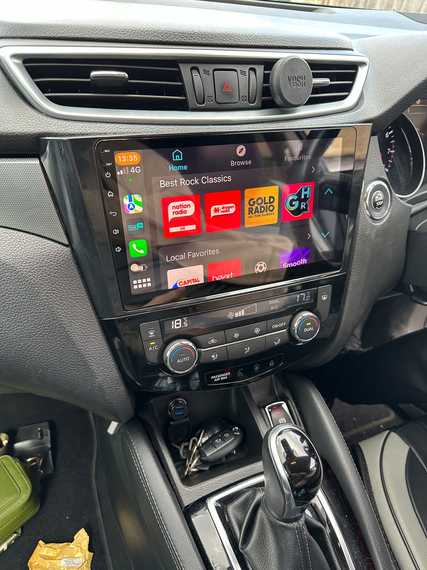 DAB CarPlay satnav screen in the Qashqai