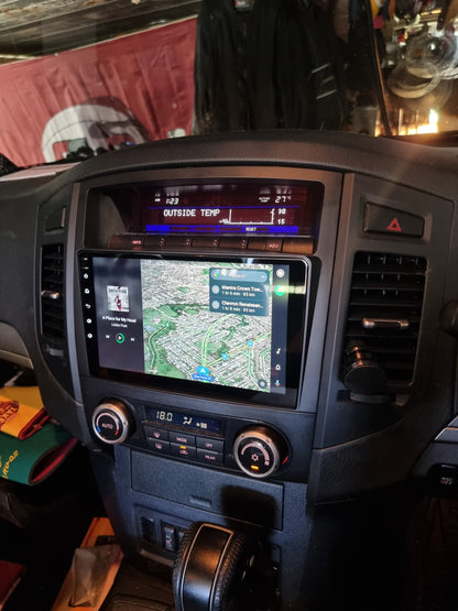 Apple CarPlay satnav screen for Shogun