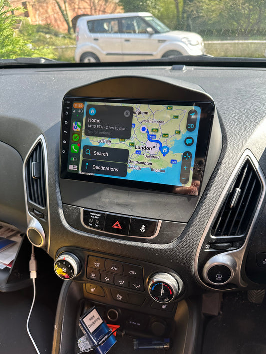 HYUNDAI IX35/TUCSON 3 2009-2015 - PREMIUM HEAD UNIT UPGRADE KIT: RADIO INFOTAINMENT SYSTEM WITH WIRED & WIRELESS APPLE CARPLAY AND ANDROID AUTO COMPATIBILITY