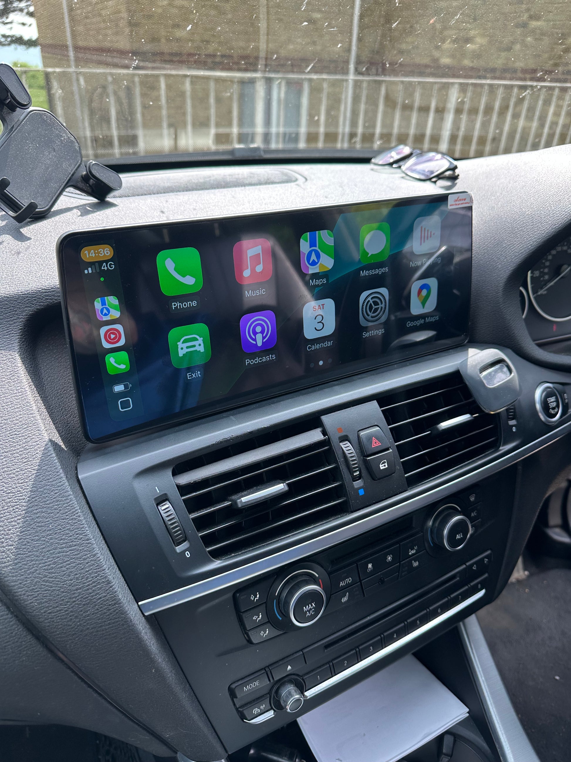 Wireless Apple Carplay navigation system, X3 dashboard installation 