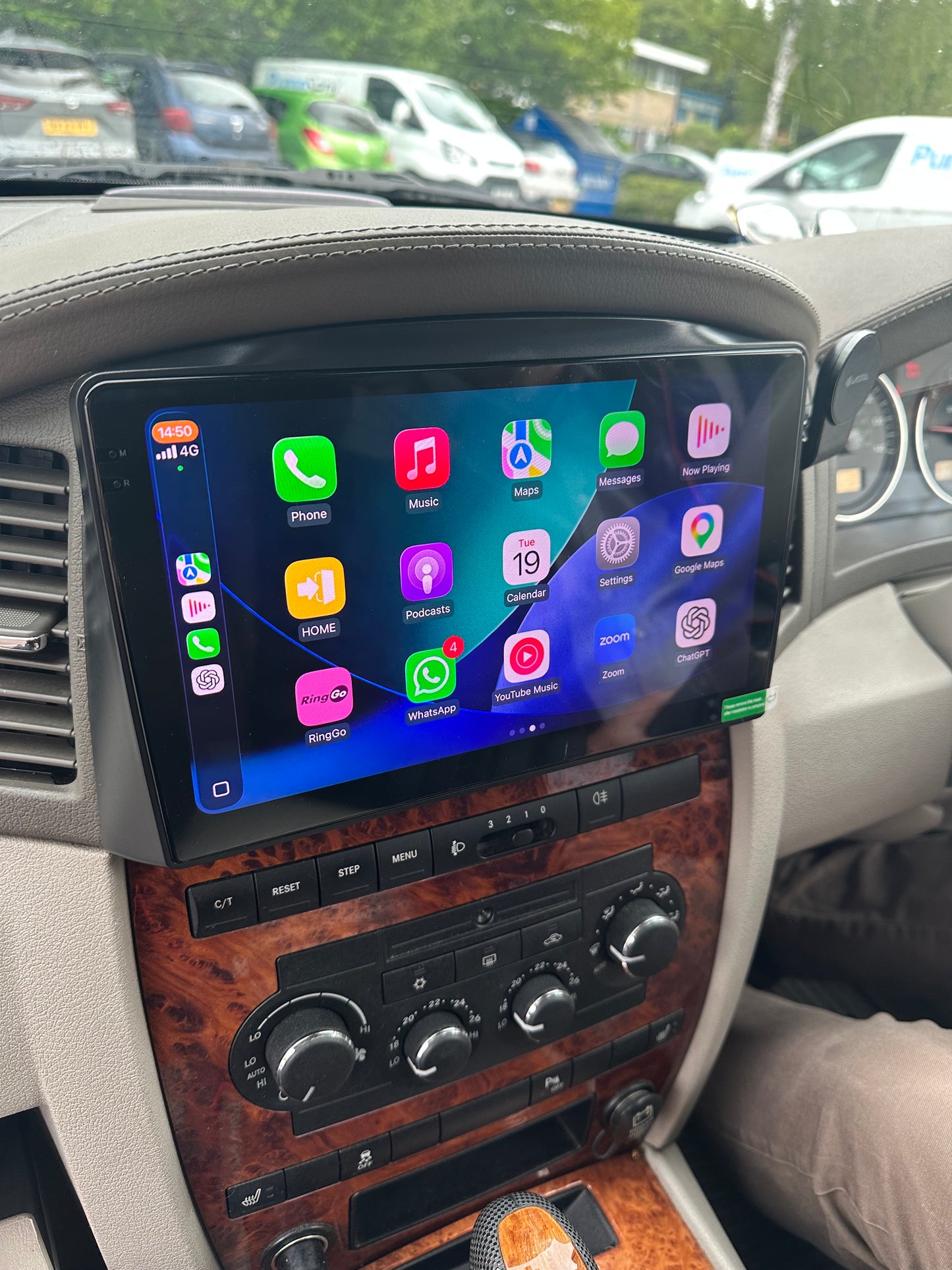 Jeep Grand Cherokee 2004-2007 Wireless Apple CarPlay/Android Auto Upgrade Kit