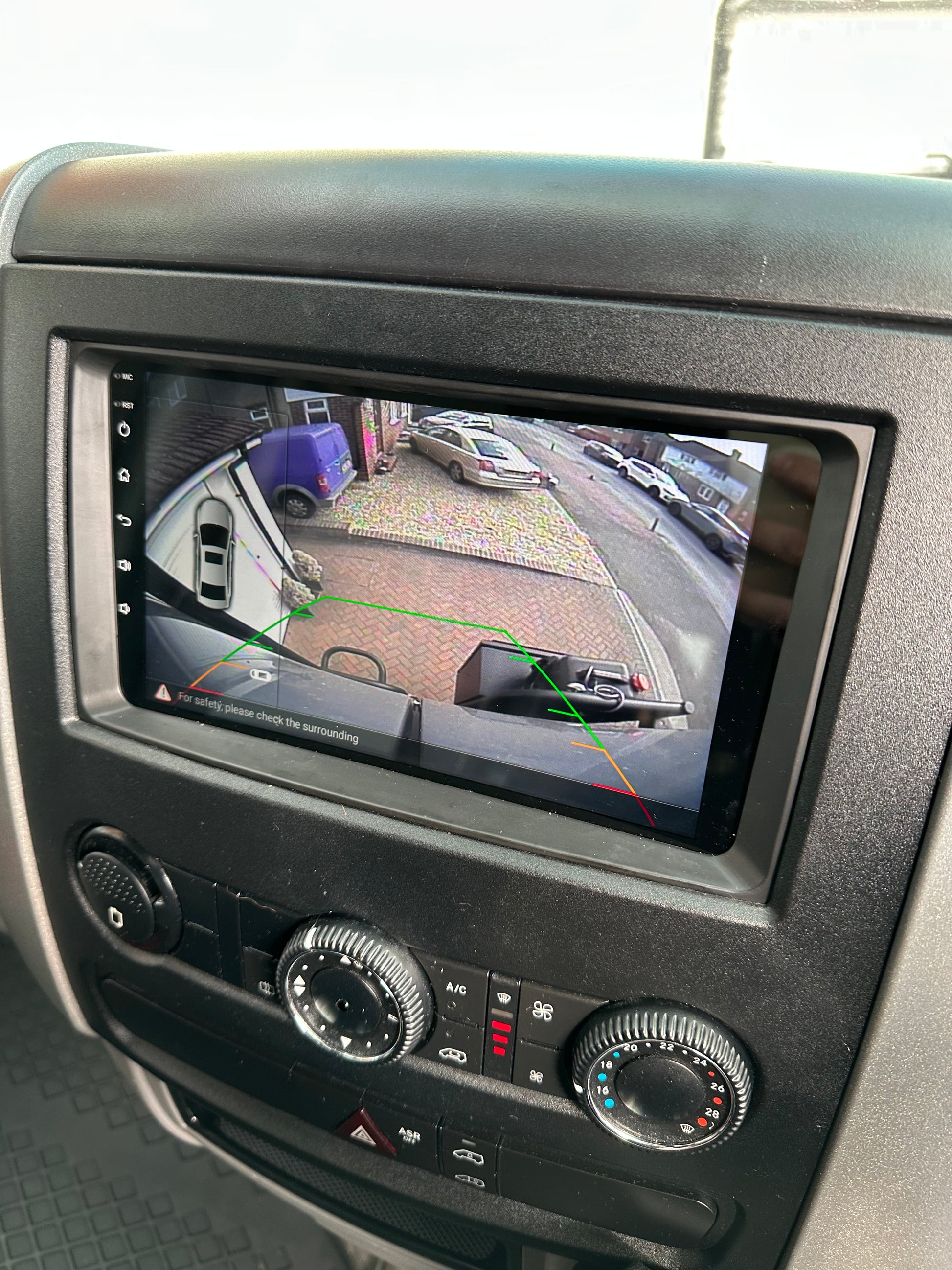 Original reverse camera Mercedes sprinter on Android auto screen