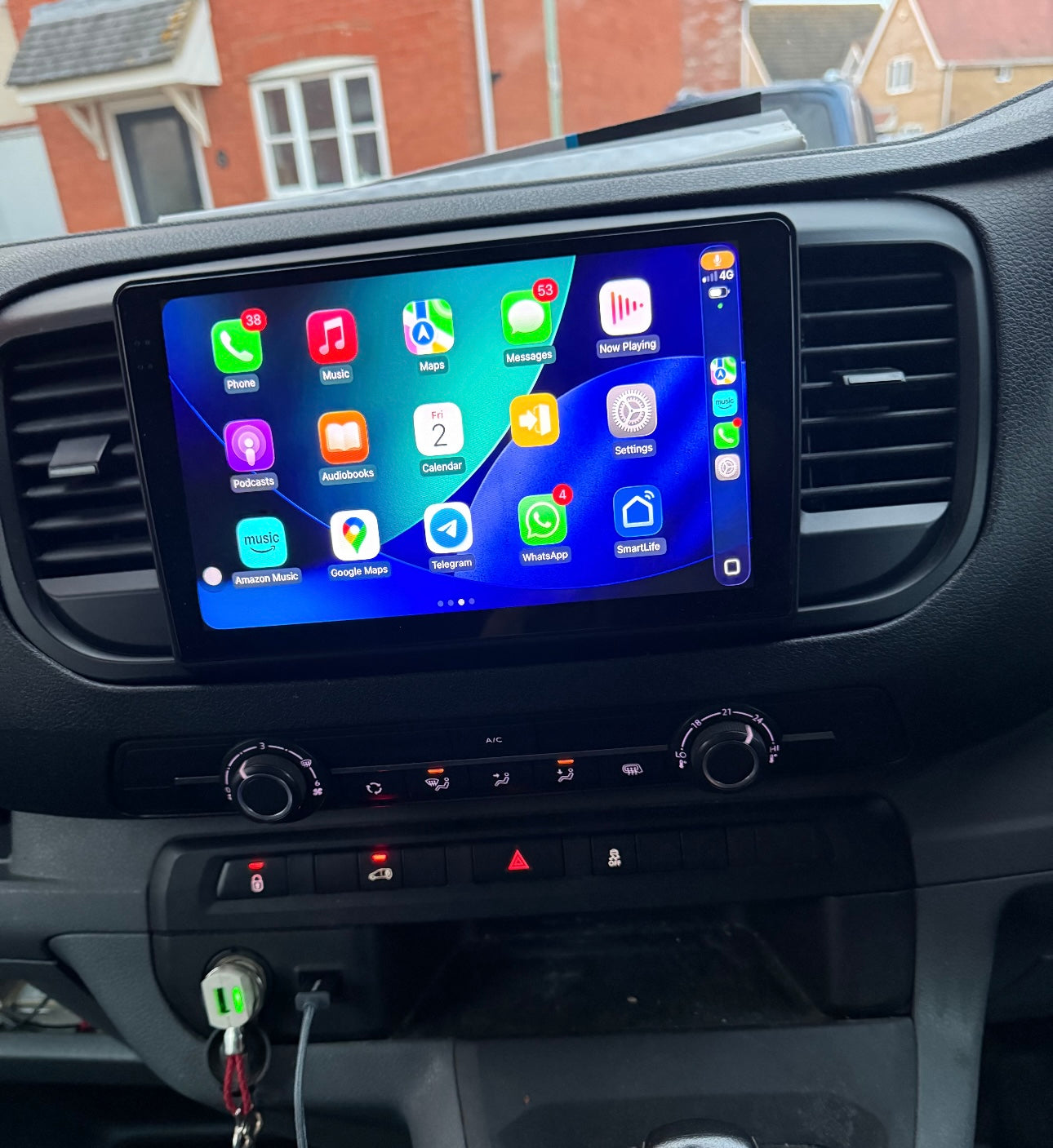 Vauxhall Vivaro 2016-2023 Wireless Apple CarPlay Upgrade Kit