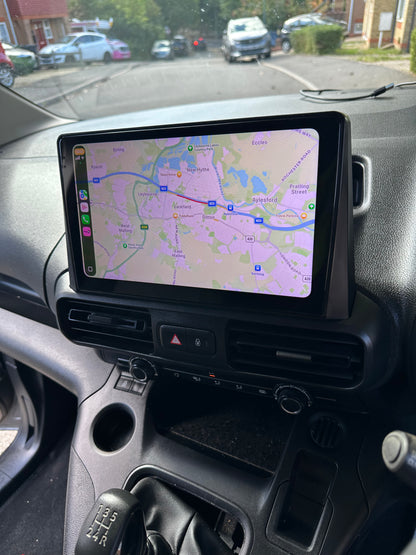 Combo 2018–2023 installed touchscreen showing Apple Maps