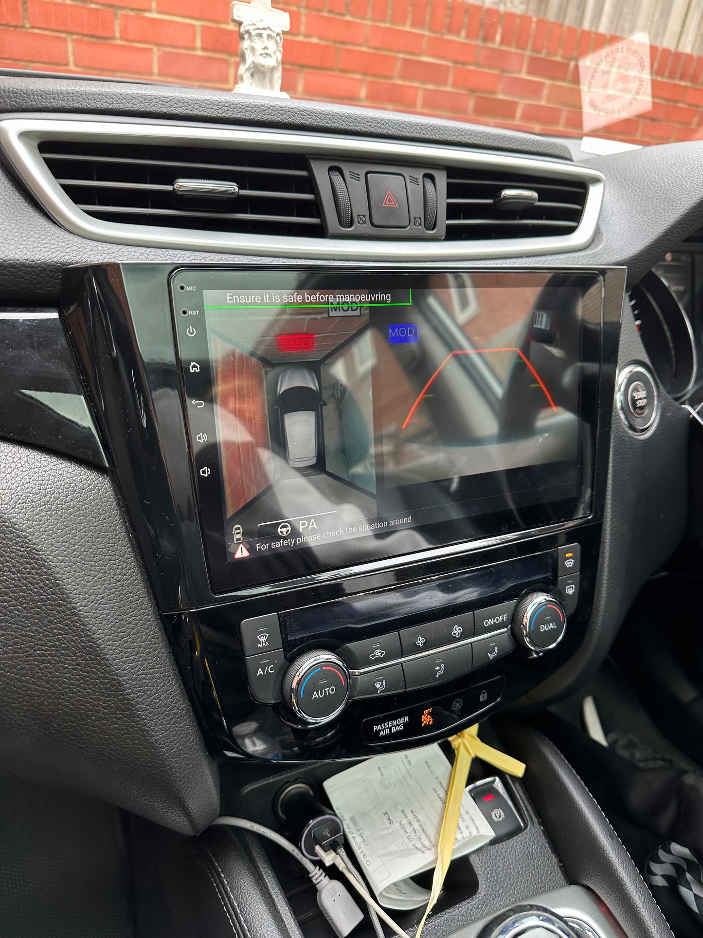 NISSAN X-TRAIL 2014-2020 - PREMIUM HEAD UNIT UPGRADE KIT: RADIO INFOTAINMENT SYSTEM WITH WIRED & WIRELESS APPLE CARPLAY AND ANDROID AUTO COMPATIBILITY