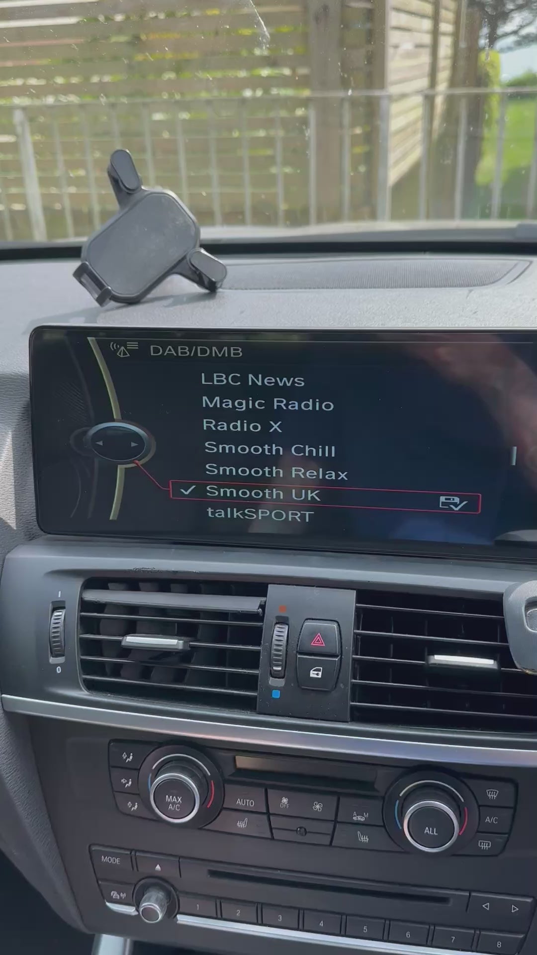 Wireless Android Auto touchscreen for BMW X4